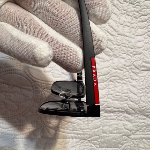 Prada línea Rossa - Picture 4 of 5